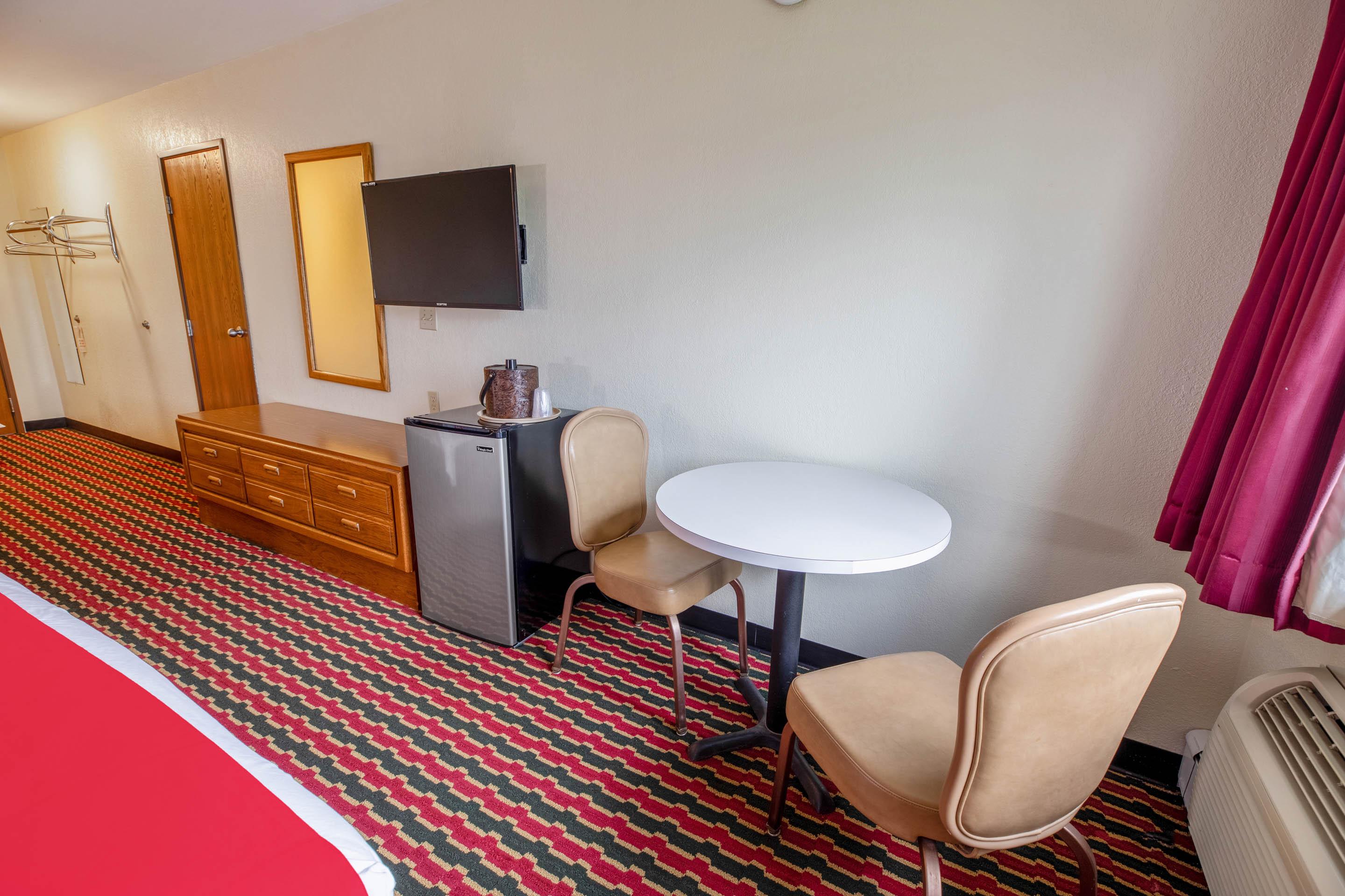 Oyo Hotel Chesaning Route 52 & Hwy 57 Exterior photo