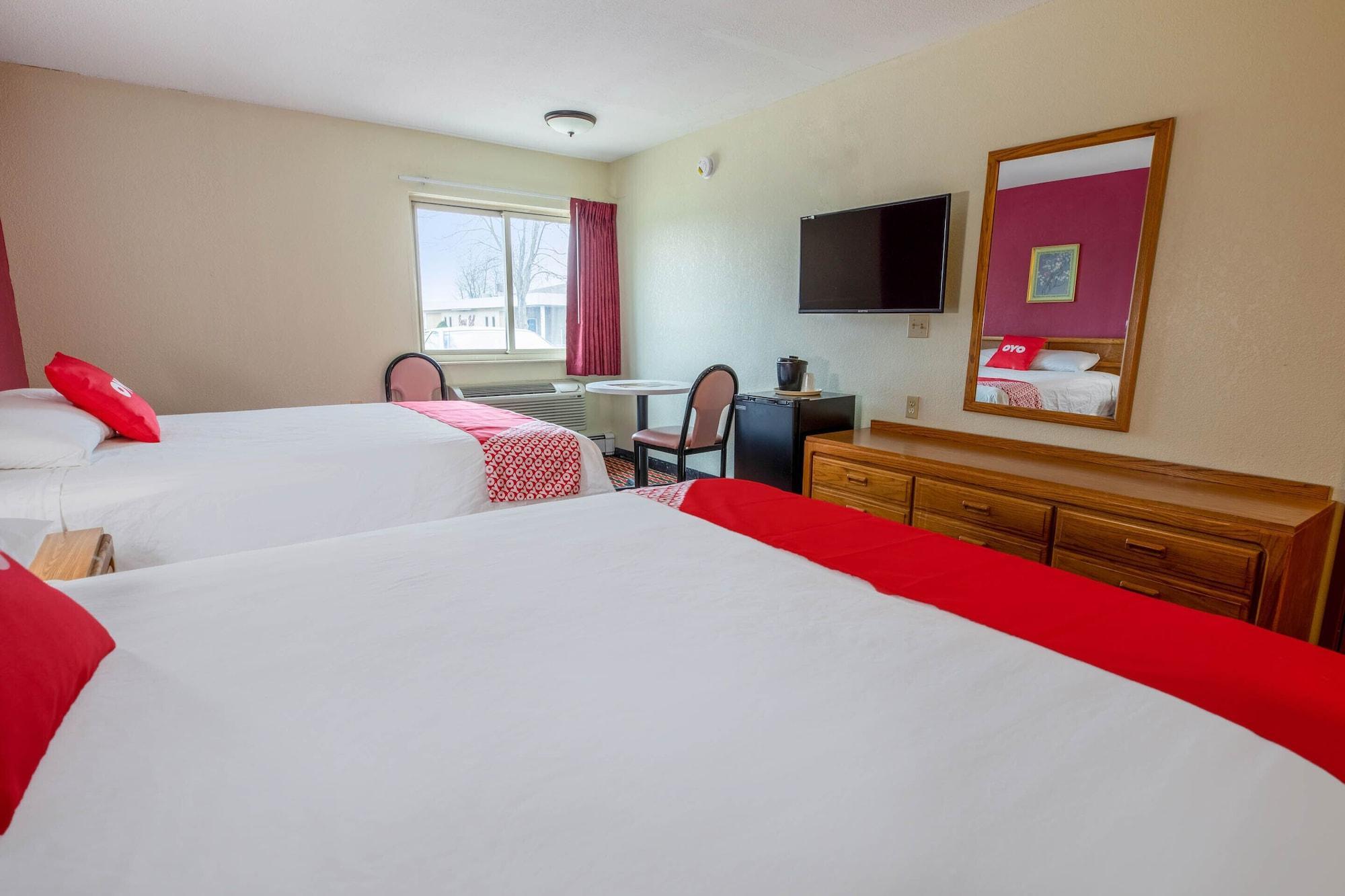 Oyo Hotel Chesaning Route 52 & Hwy 57 Exterior photo